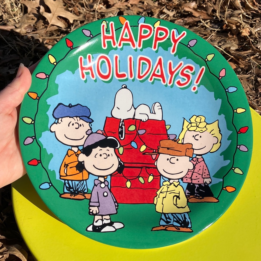 Porcelain Peanuts Festive Holiday Plate - Green and Red